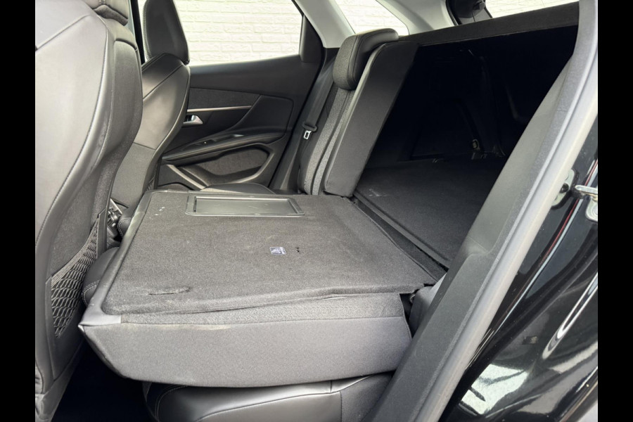 Peugeot 3008 1.2 PureTech Allure Cruise Climate control LED Verwarmde voorstoelen Parkeersensoren Camera Apple / Android Navigatie