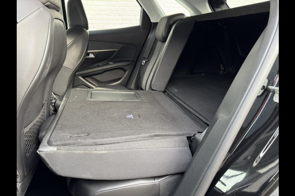 Peugeot 3008 1.2 PureTech Allure Cruise Climate control LED Verwarmde voorstoelen Parkeersensoren Camera Apple / Android Navigatie
