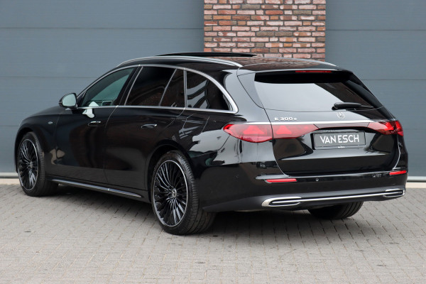 Mercedes-Benz E-Klasse Estate 300 e Exclusive Line Premium+ | Luchtvering | Hyperscreen | Distronic+ | Stoelventilatie | HUD | Zonnerollo's | 3D-Display | Digital Light | Trekhaak | Soft-Close | Burmester |