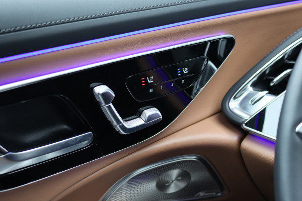 Mercedes-Benz E-Klasse Estate 300 e Exclusive Line Premium+ | Luchtvering | Hyperscreen | Distronic+ | Stoelventilatie | HUD | Zonnerollo's | 3D-Display | Digital Light | Trekhaak | Soft-Close | Burmester |