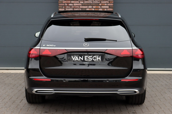 Mercedes-Benz E-Klasse Estate 300 e Exclusive Line Premium+ | Luchtvering | Hyperscreen | Distronic+ | Stoelventilatie | HUD | Zonnerollo's | 3D-Display | Digital Light | Trekhaak | Soft-Close | Burmester |