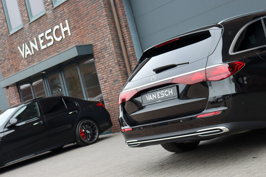 Mercedes-Benz E-Klasse Estate 300 e Exclusive Line Premium+ | Luchtvering | Hyperscreen | Distronic+ | Stoelventilatie | HUD | Zonnerollo's | 3D-Display | Digital Light | Trekhaak | Soft-Close | Burmester |