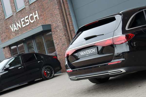 Mercedes-Benz E-Klasse Estate 300 e Exclusive Line Premium+ | Luchtvering | Hyperscreen | Distronic+ | Stoelventilatie | HUD | Zonnerollo's | 3D-Display | Digital Light | Trekhaak | Soft-Close | Burmester |