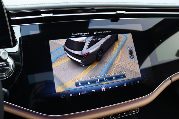 Mercedes-Benz E-Klasse Estate 300 e Exclusive Line Premium+ | Luchtvering | Hyperscreen | Distronic+ | Stoelventilatie | HUD | Zonnerollo's | 3D-Display | Digital Light | Trekhaak | Soft-Close | Burmester |