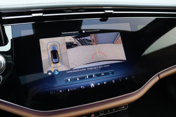 Mercedes-Benz E-Klasse Estate 300 e Exclusive Line Premium+ | Luchtvering | Hyperscreen | Distronic+ | Stoelventilatie | HUD | Zonnerollo's | 3D-Display | Digital Light | Trekhaak | Soft-Close | Burmester |