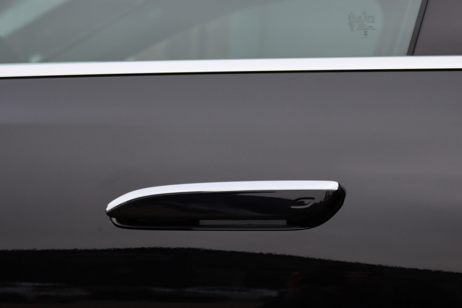 Mercedes-Benz E-Klasse Estate 300 e Exclusive Line Premium+ | Luchtvering | Hyperscreen | Distronic+ | Stoelventilatie | HUD | Zonnerollo's | 3D-Display | Digital Light | Trekhaak | Soft-Close | Burmester |