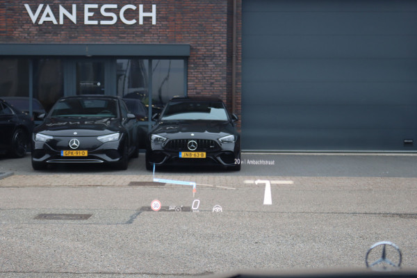 Mercedes-Benz E-Klasse Estate 300 e Exclusive Line Premium+ | Luchtvering | Hyperscreen | Distronic+ | Stoelventilatie | HUD | Zonnerollo's | 3D-Display | Digital Light | Trekhaak | Soft-Close | Burmester |