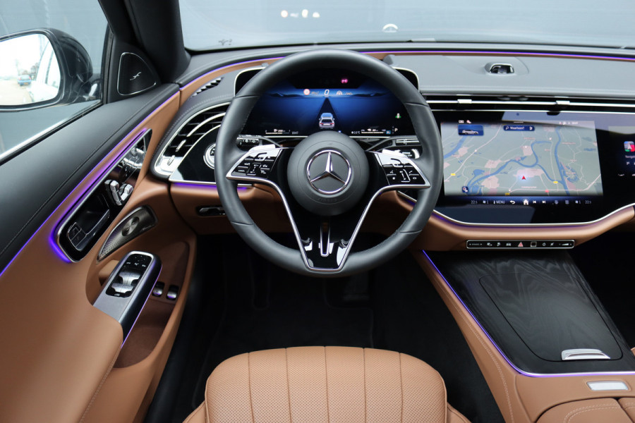 Mercedes-Benz E-Klasse Estate 300 e Exclusive Line Premium+ | Luchtvering | Hyperscreen | Distronic+ | Stoelventilatie | HUD | Zonnerollo's | 3D-Display | Digital Light | Trekhaak | Soft-Close | Burmester |