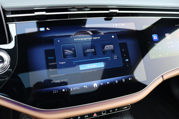 Mercedes-Benz E-Klasse Estate 300 e Exclusive Line Premium+ | Luchtvering | Hyperscreen | Distronic+ | Stoelventilatie | HUD | Zonnerollo's | 3D-Display | Digital Light | Trekhaak | Soft-Close | Burmester |