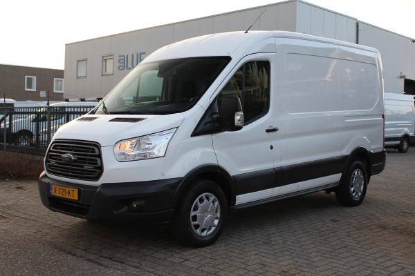 Ford Transit 330 2.0 TDCI 130PK Euro6 L2H2 Trend ✓ 3-zits ✓ Trekhaak 2,8Ton ✓ Camera