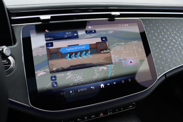 Mercedes-Benz E-Klasse Estate 300 e Exclusive Line Premium | Distronic+ | Stoelventilatie | HUD | Zonnerollo's | Digital Light | Trekhaak | Burmester | Leder | Keyless Go | Surround Camera |