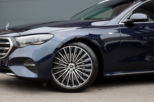 Mercedes-Benz E-Klasse Estate 300 e Exclusive Line Premium | Distronic+ | Stoelventilatie | HUD | Zonnerollo's | Digital Light | Trekhaak | Burmester | Leder | Keyless Go | Surround Camera |