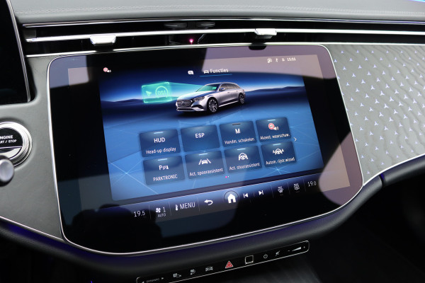Mercedes-Benz E-Klasse Estate 300 e Exclusive Line Premium | Distronic+ | Stoelventilatie | HUD | Zonnerollo's | Digital Light | Trekhaak | Burmester | Leder | Keyless Go | Surround Camera |