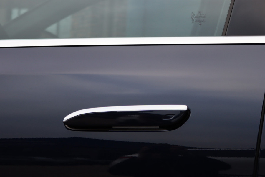 Mercedes-Benz E-Klasse Estate 300 e Exclusive Line Premium | Distronic+ | Stoelventilatie | HUD | Zonnerollo's | Digital Light | Trekhaak | Burmester | Leder | Keyless Go | Surround Camera |