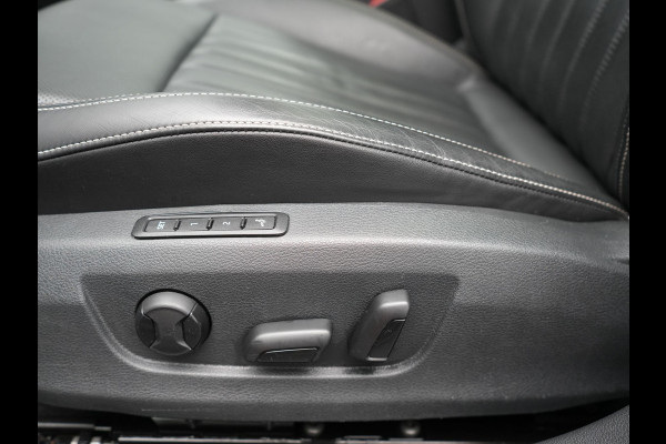 Škoda Superb Combi 1.4 TSI iV Laurin & Klemet Plug In Hybrid 218pk Dealer O.H. PHEV | Trekhaak Af Fabriek | Panodak | Adaptive Cruise | 360 Camera | Lederen Sportstoelen Ventilatie & Memory & Massage | Canton Audio | Crystal LED | Stuur Verwarmd | Sfeerverlichting |