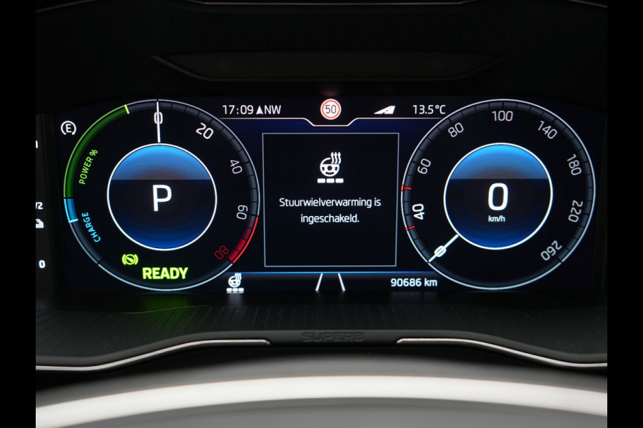 Škoda Superb Combi 1.4 TSI iV Laurin & Klemet Plug In Hybrid 218pk Dealer O.H. PHEV | Trekhaak Af Fabriek | Panodak | Adaptive Cruise | 360 Camera | Lederen Sportstoelen Ventilatie & Memory & Massage | Canton Audio | Crystal LED | Stuur Verwarmd | Sfeerverlichting |