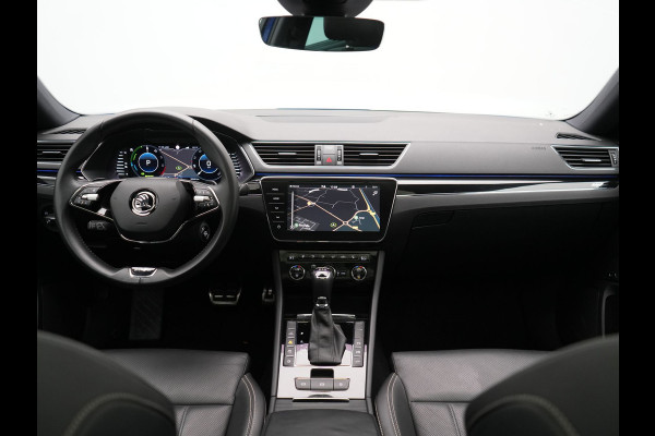 Škoda Superb Combi 1.4 TSI iV Laurin & Klemet Plug In Hybrid 218pk Dealer O.H. PHEV | Trekhaak Af Fabriek | Panodak | Adaptive Cruise | 360 Camera | Lederen Sportstoelen Ventilatie & Memory & Massage | Canton Audio | Crystal LED | Stuur Verwarmd | Sfeerverlichting |