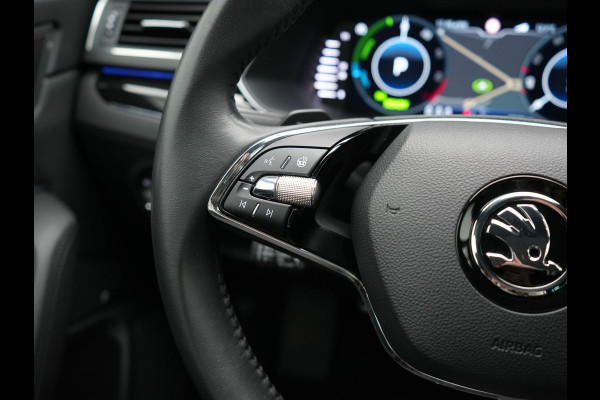 Škoda Superb Combi 1.4 TSI iV Laurin & Klemet Plug In Hybrid 218pk Dealer O.H. PHEV | Trekhaak Af Fabriek | Panodak | Adaptive Cruise | 360 Camera | Lederen Sportstoelen Ventilatie & Memory & Massage | Canton Audio | Crystal LED | Stuur Verwarmd | Sfeerverlichting |