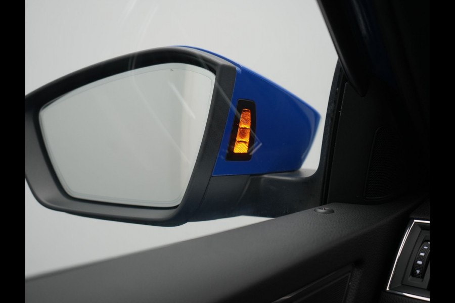 Škoda Superb Combi 1.4 TSI iV Laurin & Klemet Plug In Hybrid 218pk Dealer O.H. PHEV | Trekhaak Af Fabriek | Panodak | Adaptive Cruise | 360 Camera | Lederen Sportstoelen Ventilatie & Memory & Massage | Canton Audio | Crystal LED | Stuur Verwarmd | Sfeerverlichting |