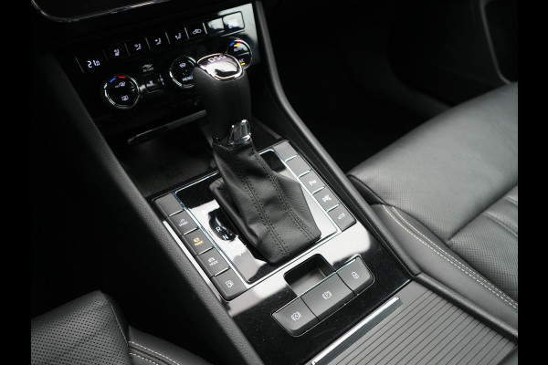 Škoda Superb Combi 1.4 TSI iV Laurin & Klemet Plug In Hybrid 218pk Dealer O.H. PHEV | Trekhaak Af Fabriek | Panodak | Adaptive Cruise | 360 Camera | Lederen Sportstoelen Ventilatie & Memory & Massage | Canton Audio | Crystal LED | Stuur Verwarmd | Sfeerverlichting |