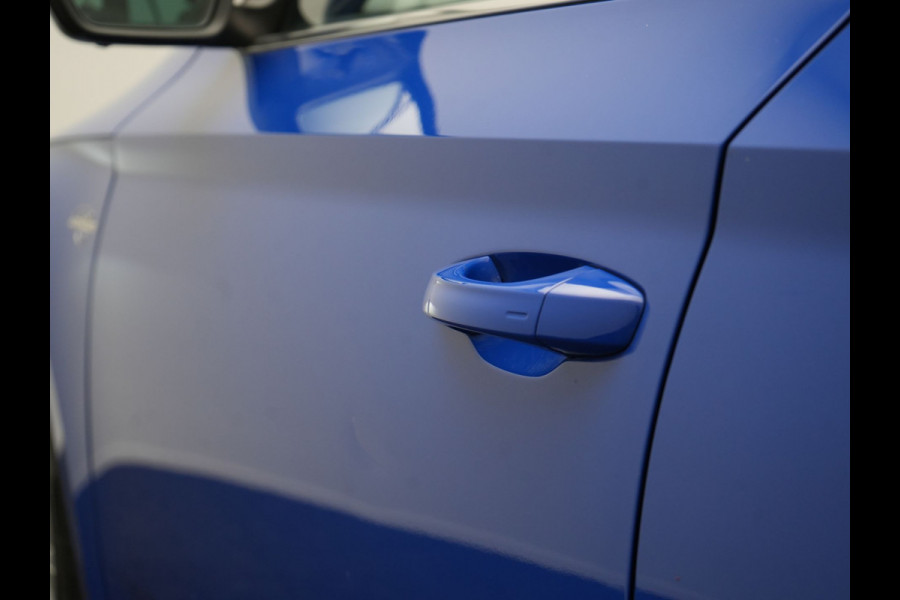 Škoda Superb Combi 1.4 TSI iV Laurin & Klemet Plug In Hybrid 218pk Dealer O.H. PHEV | Trekhaak Af Fabriek | Panodak | Adaptive Cruise | 360 Camera | Lederen Sportstoelen Ventilatie & Memory & Massage | Canton Audio | Crystal LED | Stuur Verwarmd | Sfeerverlichting |