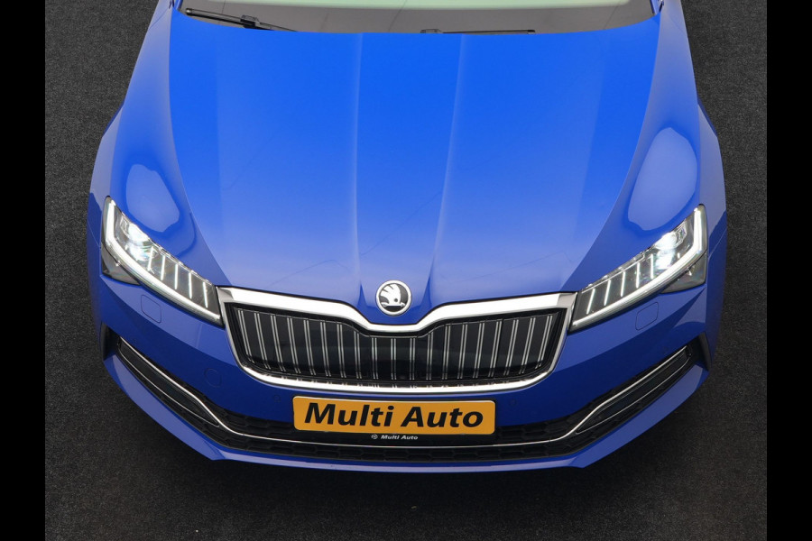Škoda Superb Combi 1.4 TSI iV Laurin & Klemet Plug In Hybrid 218pk Dealer O.H. PHEV | Trekhaak Af Fabriek | Panodak | Adaptive Cruise | 360 Camera | Lederen Sportstoelen Ventilatie & Memory & Massage | Canton Audio | Crystal LED | Stuur Verwarmd | Sfeerverlichting |