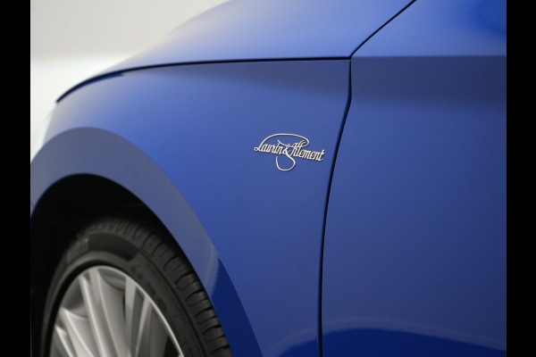 Škoda Superb Combi 1.4 TSI iV Laurin & Klemet Plug In Hybrid 218pk Dealer O.H. PHEV | Trekhaak Af Fabriek | Panodak | Adaptive Cruise | 360 Camera | Lederen Sportstoelen Ventilatie & Memory & Massage | Canton Audio | Crystal LED | Stuur Verwarmd | Sfeerverlichting |