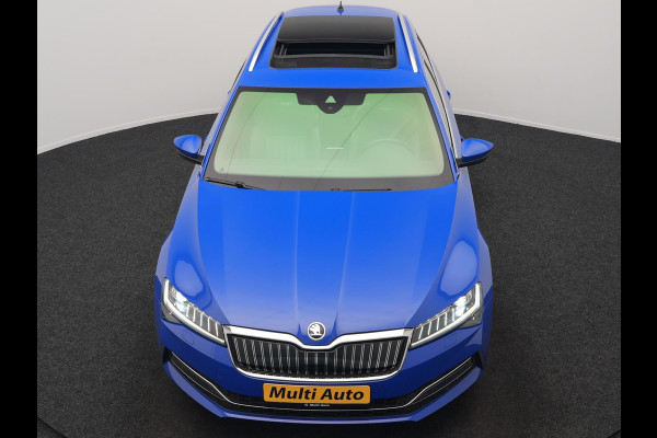 Škoda Superb Combi 1.4 TSI iV Laurin & Klemet Plug In Hybrid 218pk Dealer O.H. PHEV | Trekhaak Af Fabriek | Panodak | Adaptive Cruise | 360 Camera | Lederen Sportstoelen Ventilatie & Memory & Massage | Canton Audio | Crystal LED | Stuur Verwarmd | Sfeerverlichting |