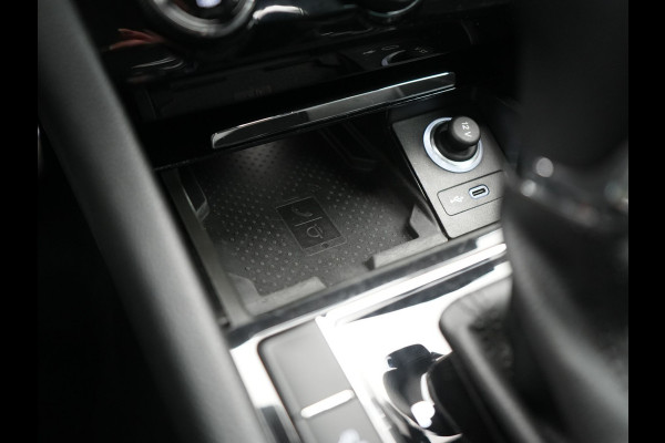 Škoda Superb Combi 1.4 TSI iV Laurin & Klemet Plug In Hybrid 218pk Dealer O.H. PHEV | Trekhaak Af Fabriek | Panodak | Adaptive Cruise | 360 Camera | Lederen Sportstoelen Ventilatie & Memory & Massage | Canton Audio | Crystal LED | Stuur Verwarmd | Sfeerverlichting |