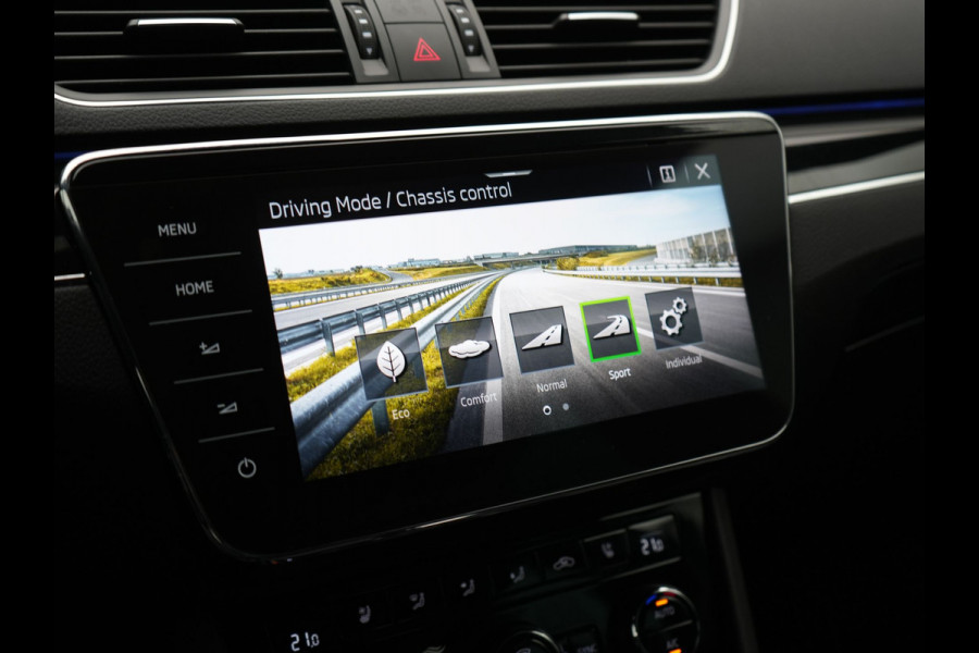 Škoda Superb Combi 1.4 TSI iV Laurin & Klemet Plug In Hybrid 218pk Dealer O.H. PHEV | Trekhaak Af Fabriek | Panodak | Adaptive Cruise | 360 Camera | Lederen Sportstoelen Ventilatie & Memory & Massage | Canton Audio | Crystal LED | Stuur Verwarmd | Sfeerverlichting |
