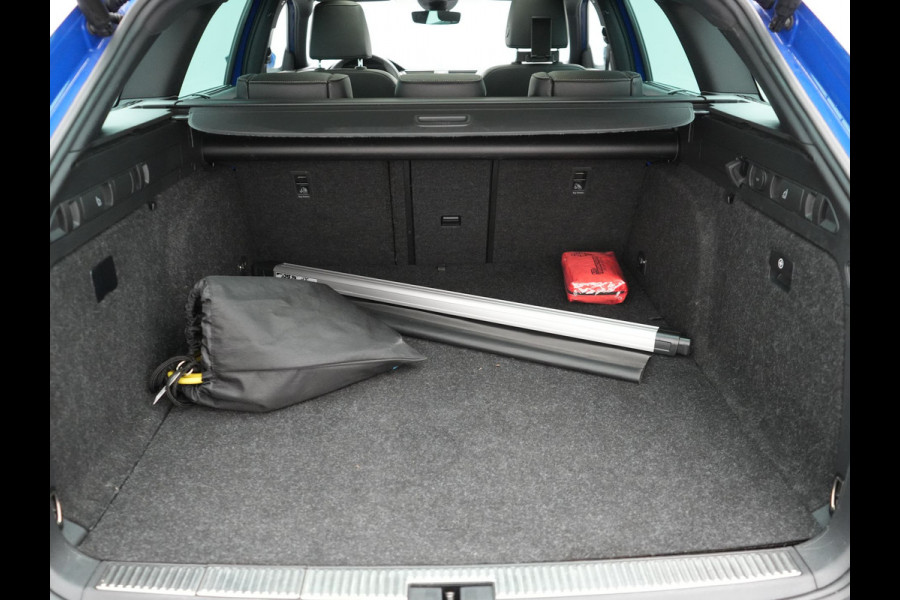 Škoda Superb Combi 1.4 TSI iV Laurin & Klemet Plug In Hybrid 218pk Dealer O.H. PHEV | Trekhaak Af Fabriek | Panodak | Adaptive Cruise | 360 Camera | Lederen Sportstoelen Ventilatie & Memory & Massage | Canton Audio | Crystal LED | Stuur Verwarmd | Sfeerverlichting |