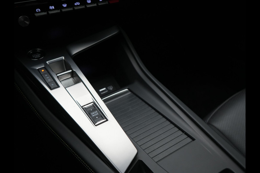Peugeot 308 SW 1.6 Plug In Hybrid GT Pack Business 225pk Dealer O.H. PHEV | Panodak | Adaptive Cruise | 360 Camera | Lederen Sportstoelen Massage & Memory | Focal Sound | Stoelen & Stuur Verwarmd | Sfeerverlichting | Apple Carplay | Keyless | Navigatie | DAB |