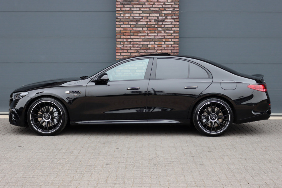 Mercedes-Benz E-Klasse AMG 53 4MATIC+ Premium | 585pk | Hyperscreen | Achterasbesturing | Distronic | Burmester | HUD | Digital Light | Stoelverwarming | Surround Camera | Keyless Go |