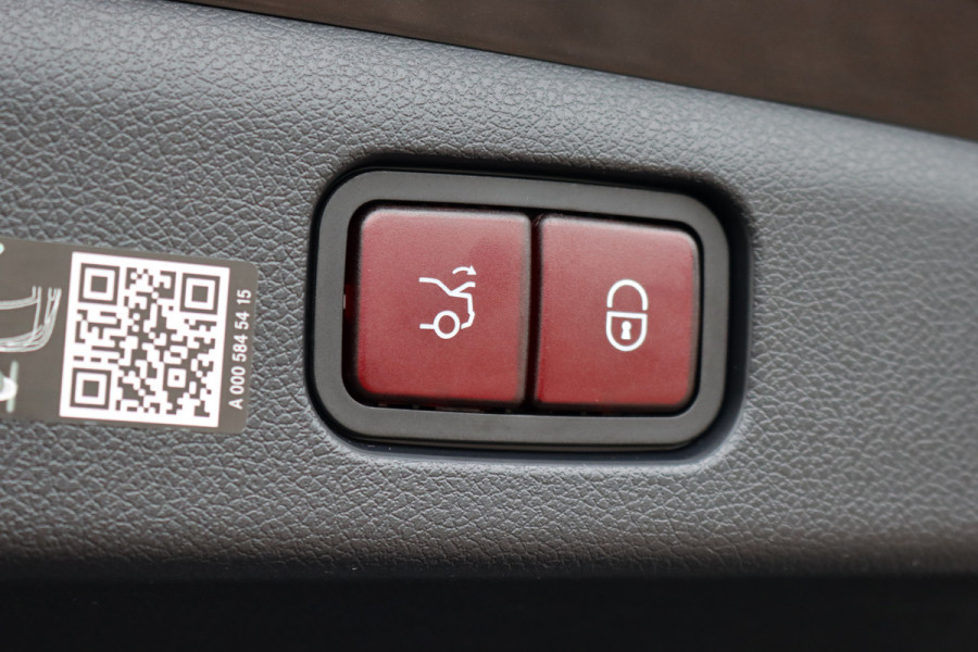 Mercedes-Benz E-Klasse AMG 53 4MATIC+ Premium | 585pk | Hyperscreen | Achterasbesturing | Distronic | Burmester | HUD | Digital Light | Stoelverwarming | Surround Camera | Keyless Go |