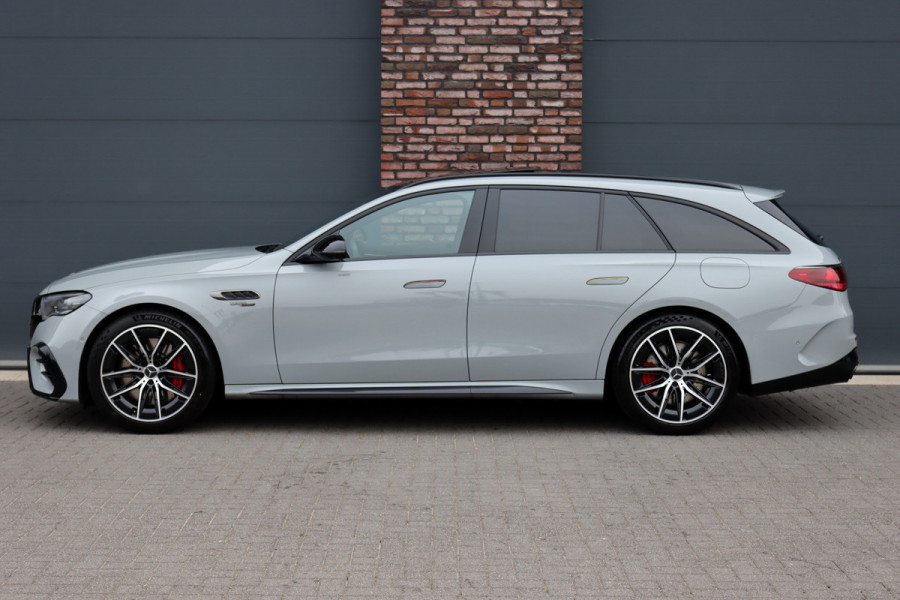 Mercedes-Benz E-Klasse Estate AMG 53 4MATIC+ Premium+ | Hyperscreen | Achterasbesturing | Distronic+ | Stoelventilatie | Trekhaak | 3D-Display | Panoramadak | Digital Light | Burmester |