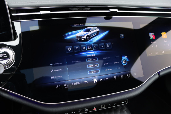 Mercedes-Benz E-Klasse Estate AMG 53 4MATIC+ Premium+ | Hyperscreen | Achterasbesturing | Distronic+ | Stoelventilatie | Trekhaak | 3D-Display | Panoramadak | Digital Light | Burmester |