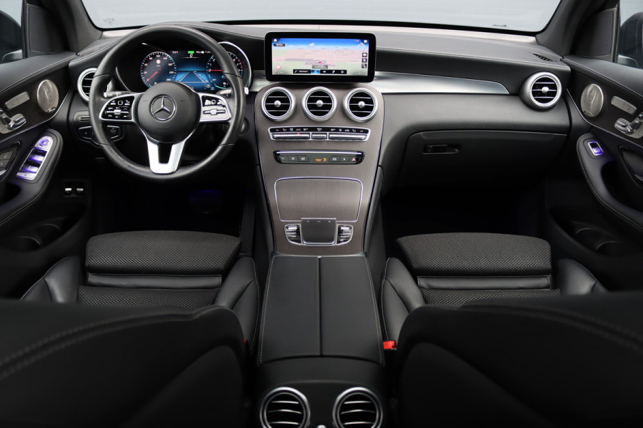 Mercedes-Benz GLC 300e 4MATIC AMG Line Premium+ | Luchtvering | Massage | Panoramadak | Trekhaak | Distronic+ | Stoelverwarming V+A | Memory | Surround Camera | Burmester | Augmented Reality |