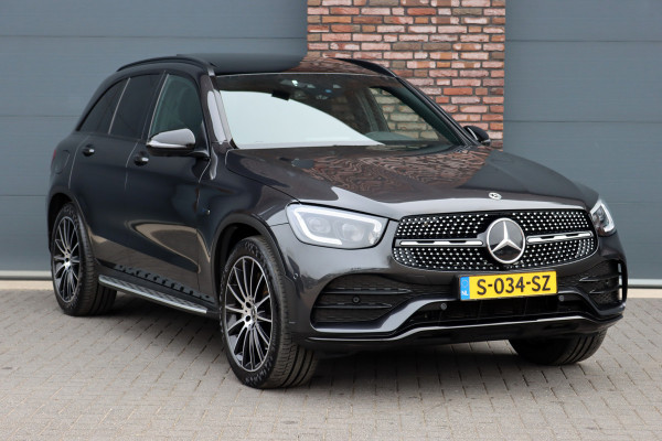Mercedes-Benz GLC 300e 4MATIC AMG Line Premium+ | Luchtvering | Massage | Panoramadak | Trekhaak | Distronic+ | Stoelverwarming V+A | Memory | Surround Camera | Burmester | Augmented Reality |