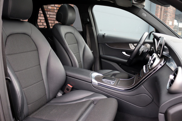 Mercedes-Benz GLC 300e 4MATIC AMG Line Premium+ | Luchtvering | Massage | Panoramadak | Trekhaak | Distronic+ | Stoelverwarming V+A | Memory | Surround Camera | Burmester | Augmented Reality |