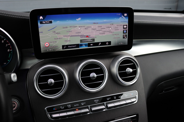 Mercedes-Benz GLC 300e 4MATIC AMG Line Premium+ | Luchtvering | Massage | Panoramadak | Trekhaak | Distronic+ | Stoelverwarming V+A | Memory | Surround Camera | Burmester | Augmented Reality |