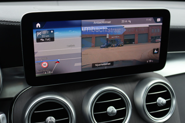 Mercedes-Benz GLC 300e 4MATIC AMG Line Premium+ | Luchtvering | Massage | Panoramadak | Trekhaak | Distronic+ | Stoelverwarming V+A | Memory | Surround Camera | Burmester | Augmented Reality |