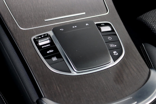 Mercedes-Benz GLC 300e 4MATIC AMG Line Premium+ | Luchtvering | Massage | Panoramadak | Trekhaak | Distronic+ | Stoelverwarming V+A | Memory | Surround Camera | Burmester | Augmented Reality |