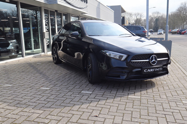 Mercedes-Benz A-Klasse 250 e Business Limousine AMG Limited 218 Pk / Navi / Widescreen / Sfeerverlichting / Full Led / Cruise.