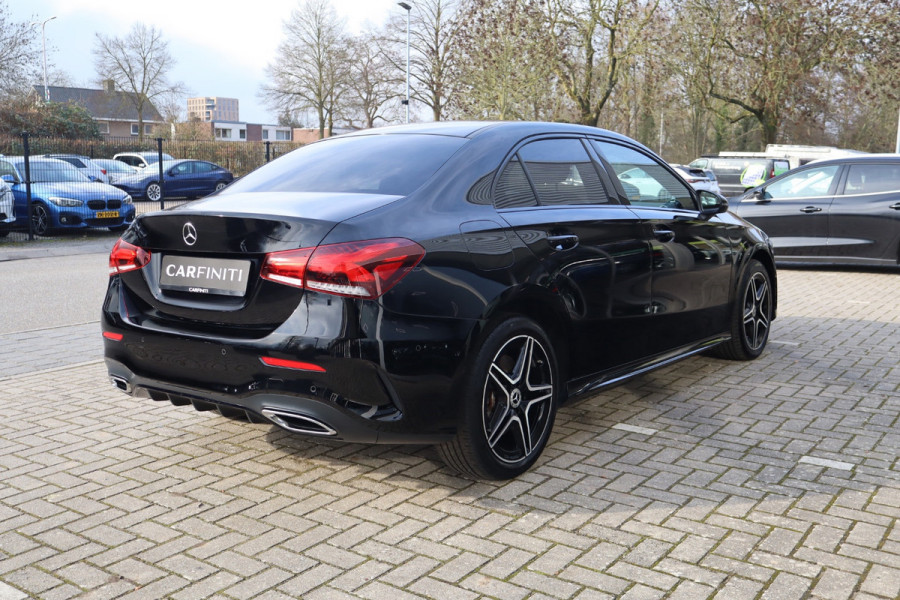 Mercedes-Benz A-Klasse 250 e Business Limousine AMG Limited 218 Pk / Navi / Widescreen / Sfeerverlichting / Full Led / Cruise.