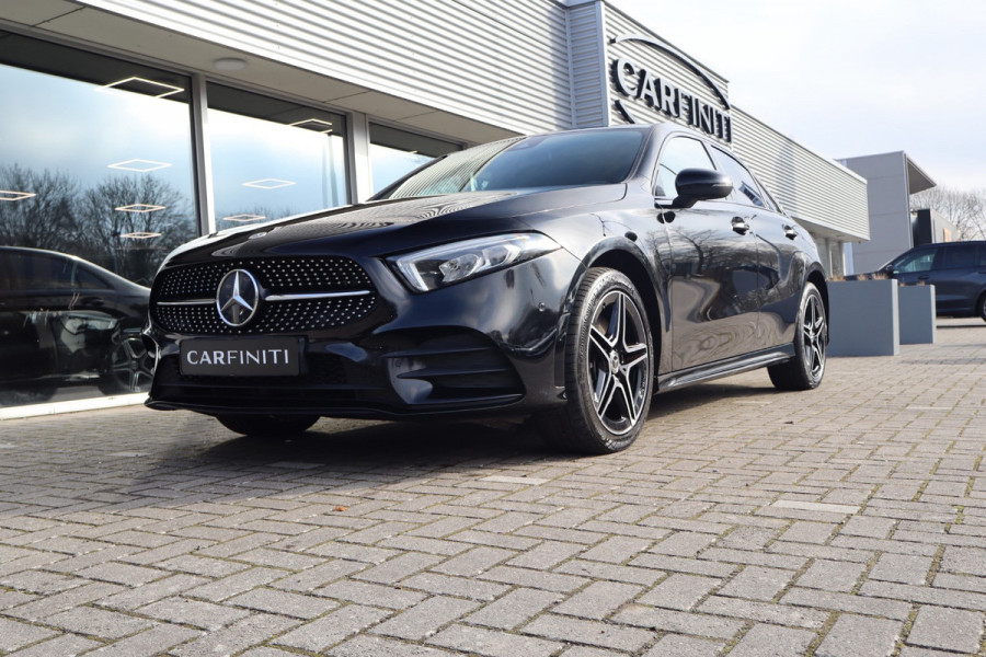 Mercedes-Benz A-Klasse 250 e Business Limousine AMG Limited 218 Pk / Navi / Widescreen / Sfeerverlichting / Full Led / Cruise.