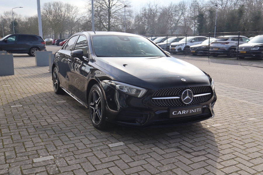 Mercedes-Benz A-Klasse 250 e Business Limousine AMG Limited 218 Pk / Navi / Widescreen / Sfeerverlichting / Full Led / Cruise.
