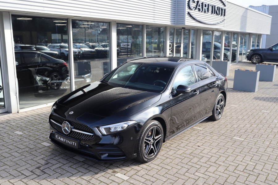 Mercedes-Benz A-Klasse 250 e Business Limousine AMG Limited 218 Pk / Navi / Widescreen / Sfeerverlichting / Full Led / Cruise.