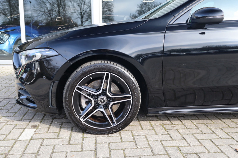 Mercedes-Benz A-Klasse 250 e Business Limousine AMG Limited 218 Pk / Navi / Widescreen / Sfeerverlichting / Full Led / Cruise.