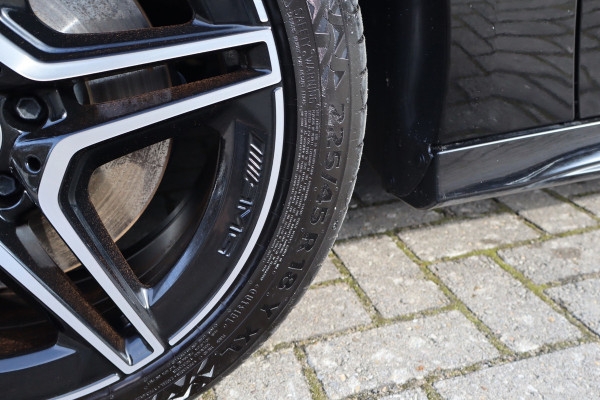 Mercedes-Benz A-Klasse 250 e Business Limousine AMG Limited 218 Pk / Navi / Widescreen / Sfeerverlichting / Full Led / Cruise.