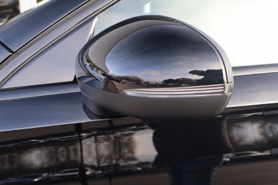 Mercedes-Benz A-Klasse 250 e Business Limousine AMG Limited 218 Pk / Navi / Widescreen / Sfeerverlichting / Full Led / Cruise.